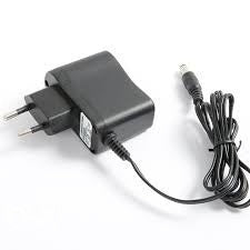 PUNJAC NI-CD i NI- MH BATERIA 6-12V 600ma
