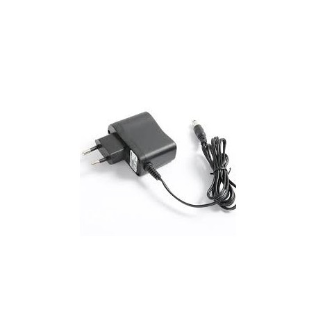 PUNJAC NI-CD i NI- MH BATERIA 6-12V 600ma